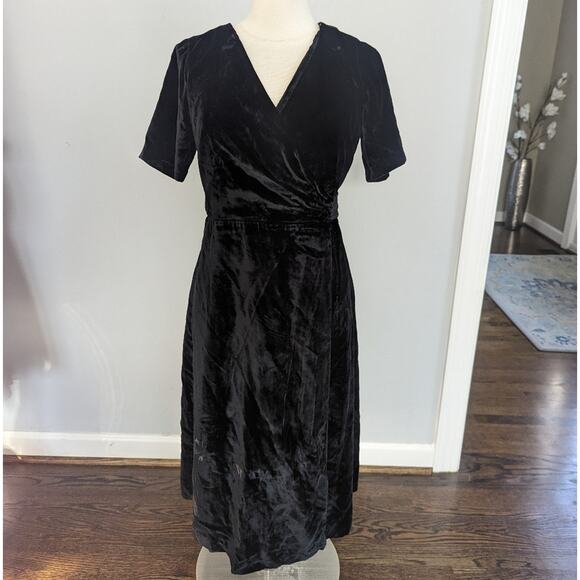 Women's Ann Taylor Black Crushed Velvet Wrap Dress Size 8 Christmas Holiday - Picture 4 of 11